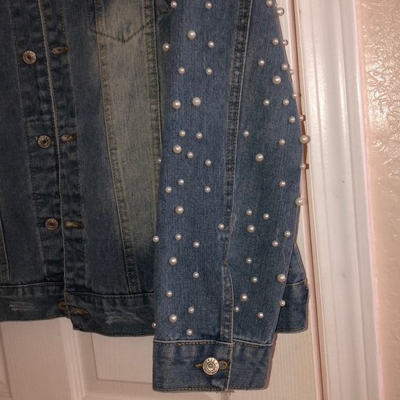 Jean jacket - Picture 2 of 4